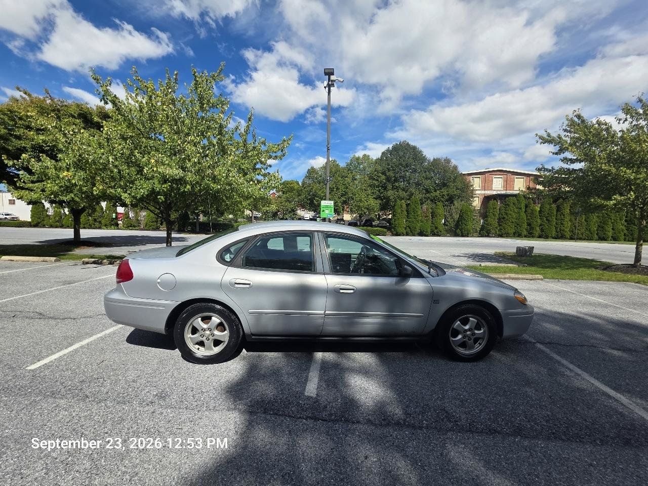 Used 2004 Ford Taurus SES FWD image 7