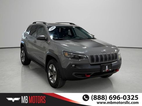 Used 2019 Jeep Cherokee Trailhawk w/ Comfort & Convenience Group AWD/4WD image 7