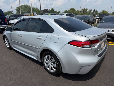 Used 2024 Toyota Corolla LE FWD image 3