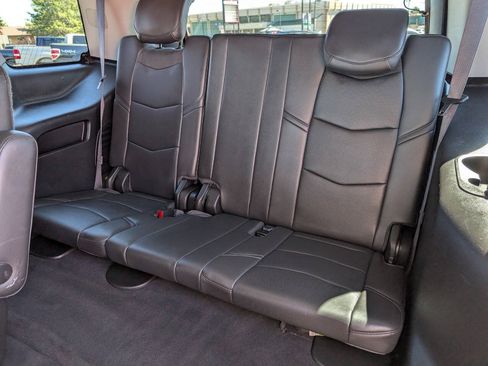 Used 2016 Cadillac Escalade Premium AWD/4WD image 13