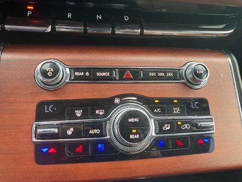 Used 2020 Lincoln Aviator Reserve w/ Equipment Group 201A AWD/4WD image 31