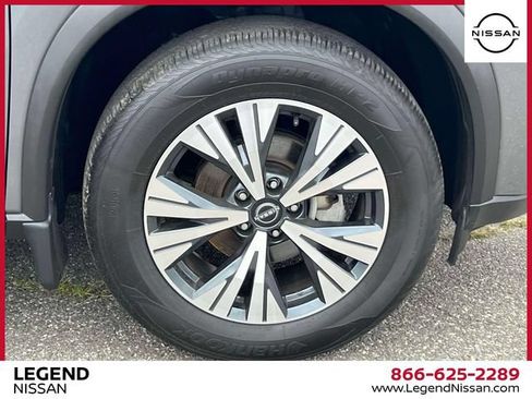 Certified 2023 Nissan Rogue SV AWD/4WD image 9