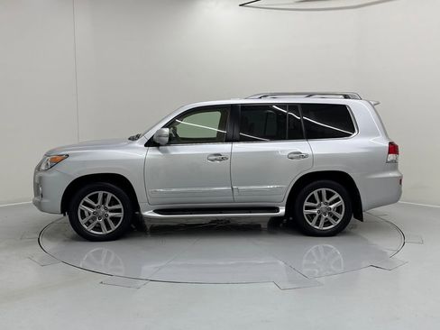 Used 2013 Lexus LX 570 4WD image 3