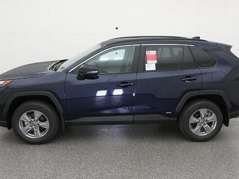 New 2025 Toyota RAV4 XLE w/ Convenience Package AWD/4WD image 3