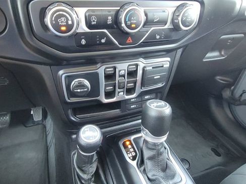Used 2020 Jeep Wrangler Unlimited Sport AWD/4WD image 17