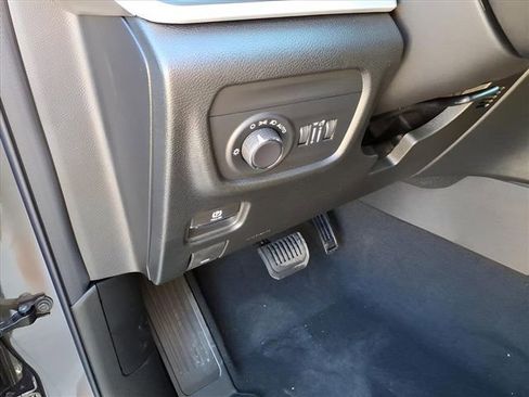 New 2025 Jeep Grand Cherokee Laredo X w/ Luxury Tech Group I image 17