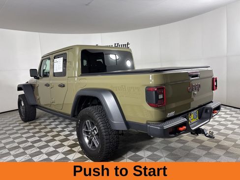 Used 2025 Jeep Gladiator Mojave AWD/4WD image 9