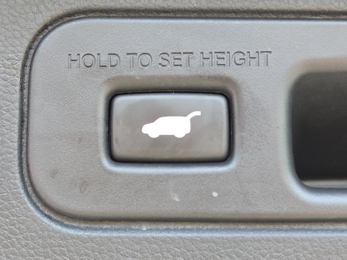 Certified 2023 Honda Pilot Touring image 27
