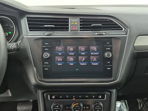 Used 2021 Volkswagen Tiguan SE AWD/4WD image 15