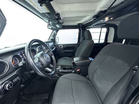 Used 2021 Jeep Gladiator Willys image 11