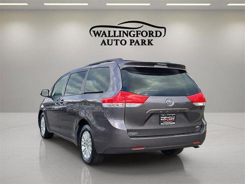 Used 2012 Toyota Sienna XLE image 6