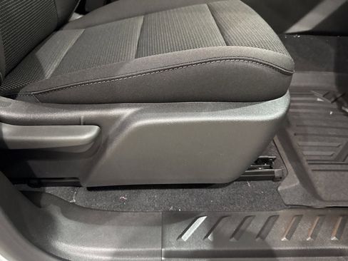 New 2025 GMC Canyon Elevation w/ Convenience Package image 13