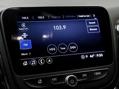 Used 2022 Chevrolet Equinox RS w/ Infotainment Package image 3