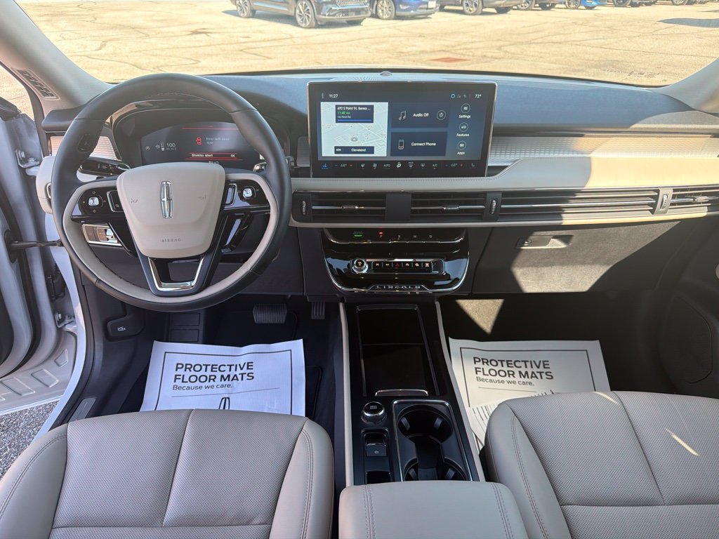 Used 2026 Lincoln Corsair Premiere AWD/4WD image 2