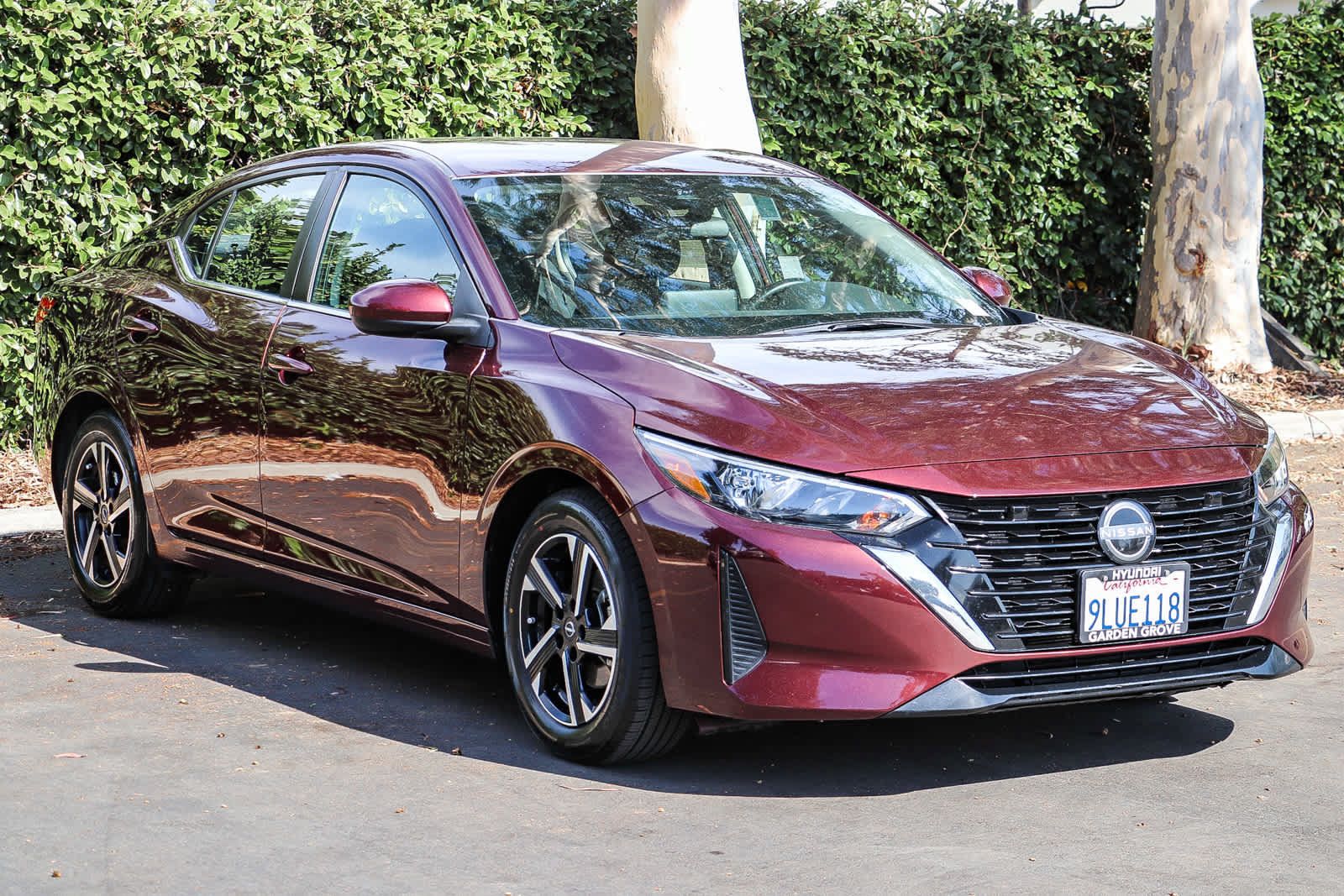 Used 2024 Nissan Sentra SV FWD image 3