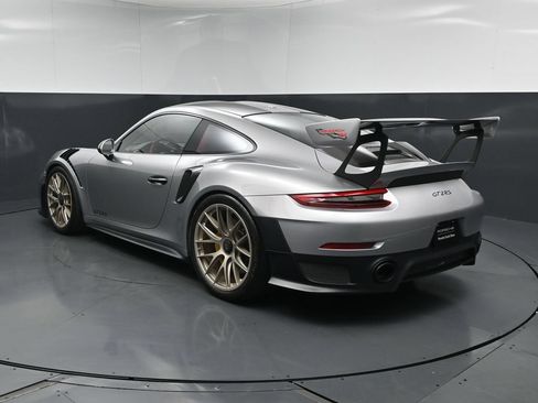 Used 2018 Porsche 911 GT2 RS RWD image 3