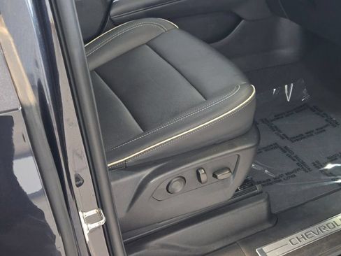 Certified 2025 Chevrolet Tahoe Premier AWD/4WD image 7