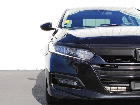 Used 2018 Honda Accord EX image 10