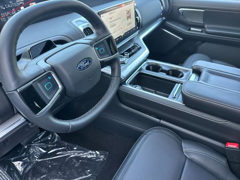 New 2026 Ford Expedition Max Platinum AWD/4WD image 9