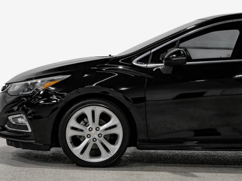 Used 2016 Chevrolet Cruze Premier image 10