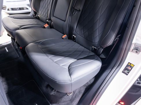 Used 2025 Mercedes-Benz G 63 AMG 4MATIC image 34