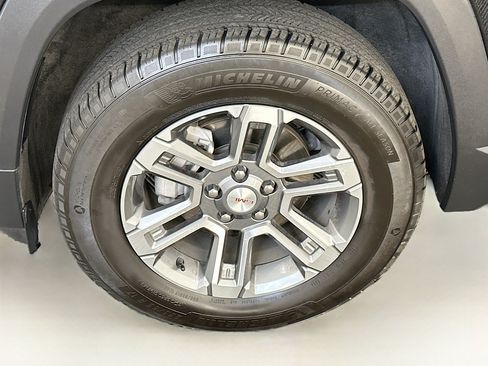 Used 2025 GMC Terrain Elevation AWD/4WD image 34