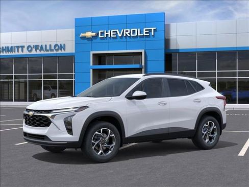 New 2026 Chevrolet Trax LT w/ Driver Confidence Package image 2