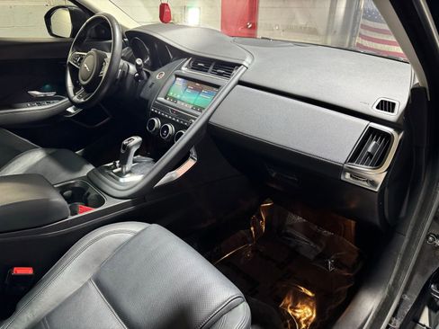 Used 2020 Jaguar E-PACE SE image 13