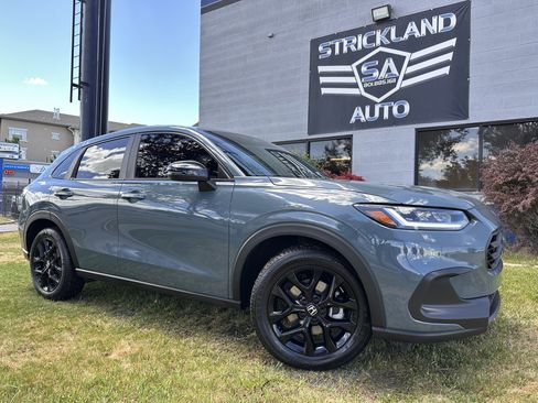 Used 2023 Honda HR-V Sport image 1