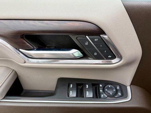 Used 2024 GMC Sierra 2500 SLT w/ SLT Premium Package image 18