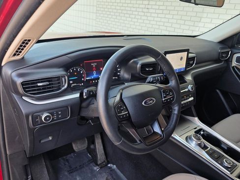 Used 2020 Ford Explorer XLT w/ Equipment Group 202A AWD/4WD image 10