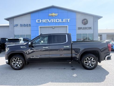 Used 2022 GMC Sierra 1500 SLT AWD/4WD image 4