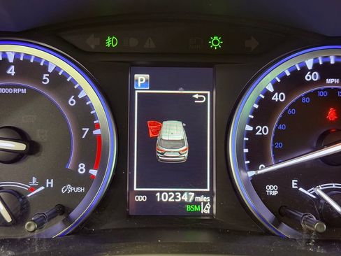 Used 2019 Toyota Highlander XLE FWD image 23