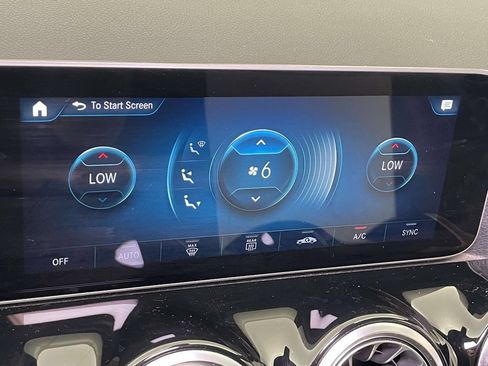 Used 2021 Mercedes-Benz GLA 250 4MATIC image 25