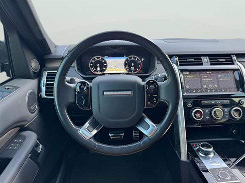Used 2019 Land Rover Discovery HSE image 14