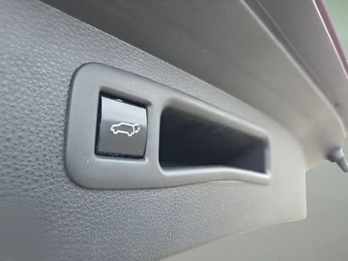 Used 2022 Toyota Highlander XLE image 20