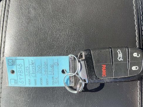 Used 2015 Chrysler 200 Limited image 31