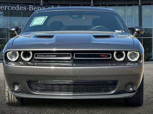 Used 2017 Dodge Challenger R/T RWD image 9