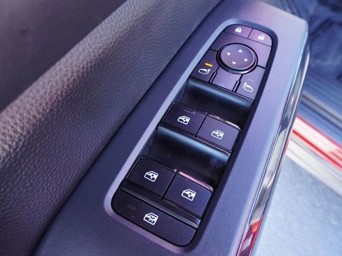 Certified 2025 Nissan Pathfinder SV FWD image 16