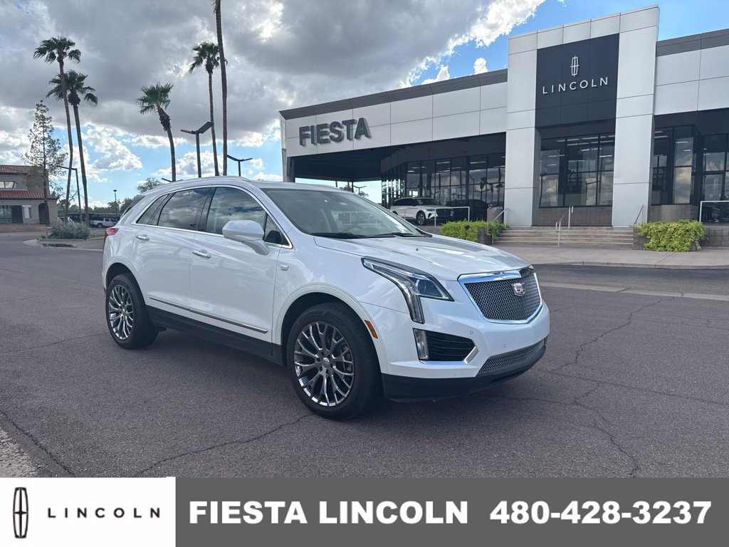Used 2017 Cadillac XT5 Luxury w/ Driver Awareness Package FWD image 1