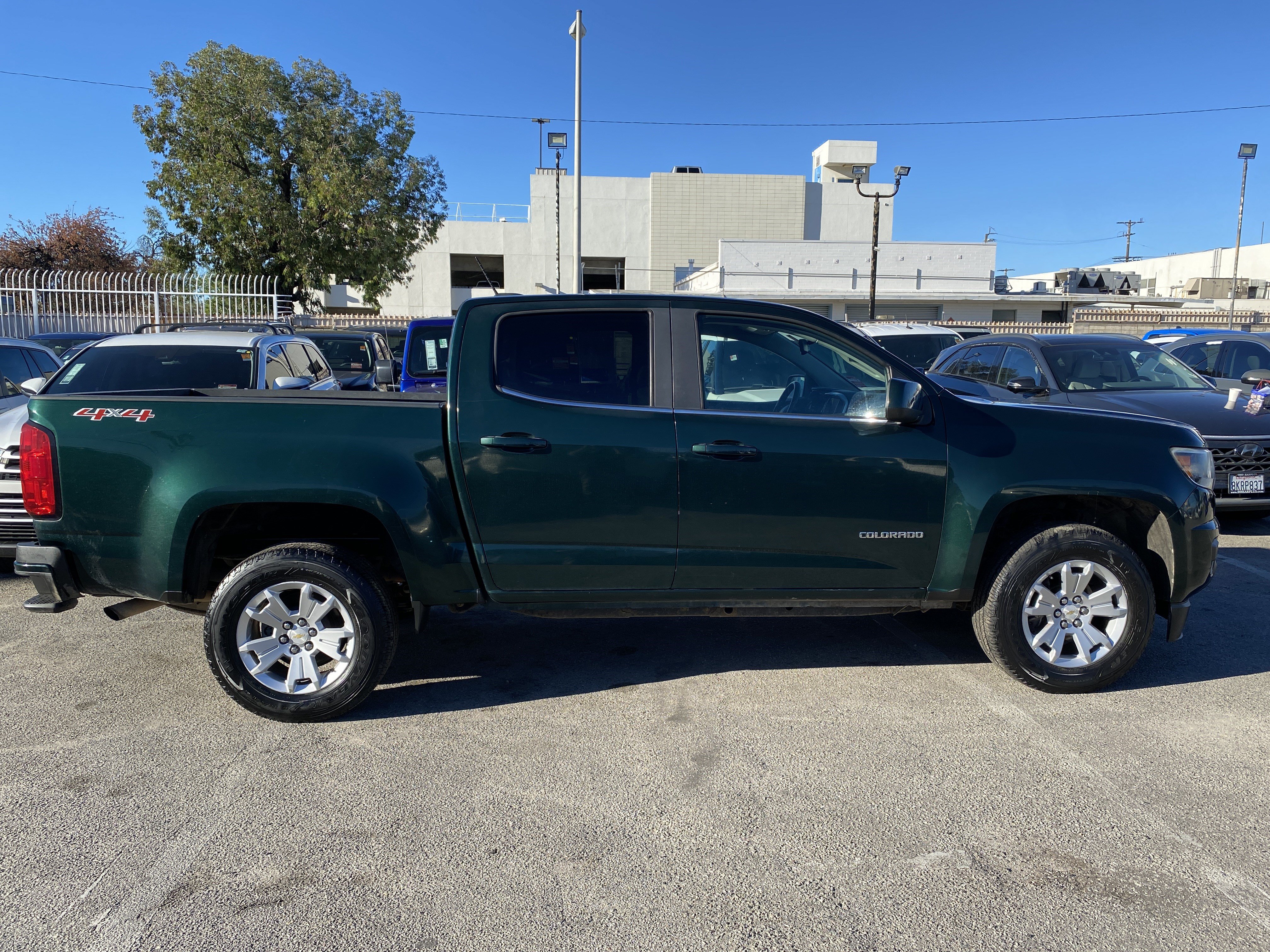 Used 2016 Chevrolet Colorado LT AWD/4WD image 9