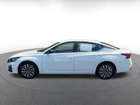 Used 2026 Nissan Altima 2.5 SV FWD image 9