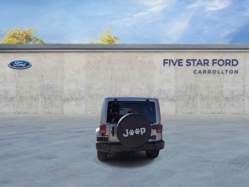 Used 2016 Jeep Wrangler Unlimited Rubicon w/ Connectivity Group image 7