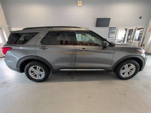 Certified 2023 Ford Explorer XLT AWD/4WD image 6