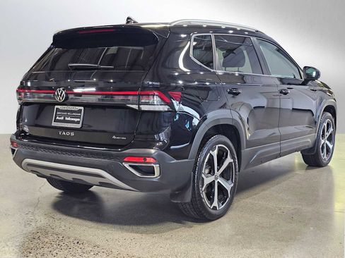 Used 2025 Volkswagen Taos SEL AWD/4WD image 3
