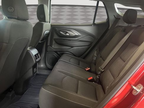 Used 2023 GMC Terrain SLE w/ Driver Convenience Package image 9