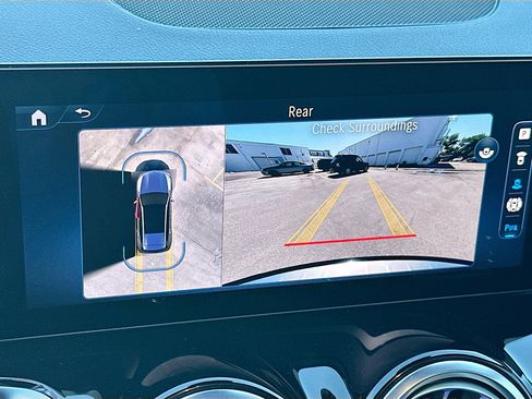 Used 2025 Mercedes-Benz GLB 35 AMG 4MATIC image 14