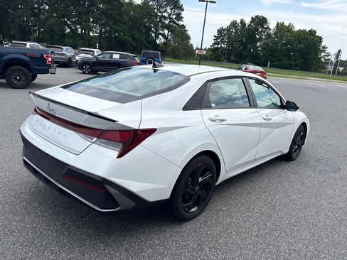 Used 2026 Hyundai Elantra Sport FWD image 10