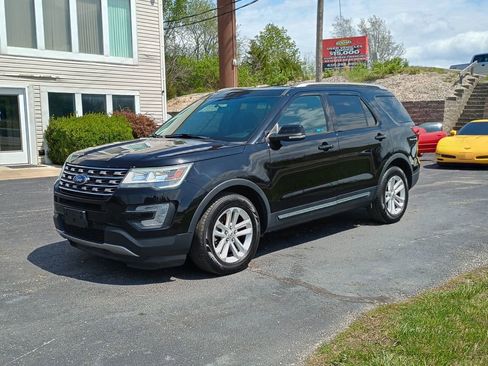 Used 2016 Ford Explorer XLT FWD image 1