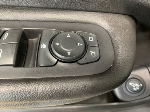 Used 2023 GMC Terrain AT4 image 28